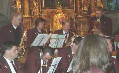 Kirchenkonzert 2003: Saxophon-Quartet
            spielt Haindling